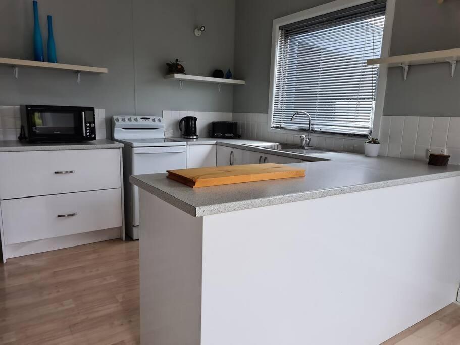 Вилла Holiday House On Sale Tullah Экстерьер фото